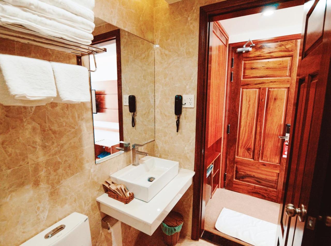Mira Hotel Куи Нхон Екстериор снимка