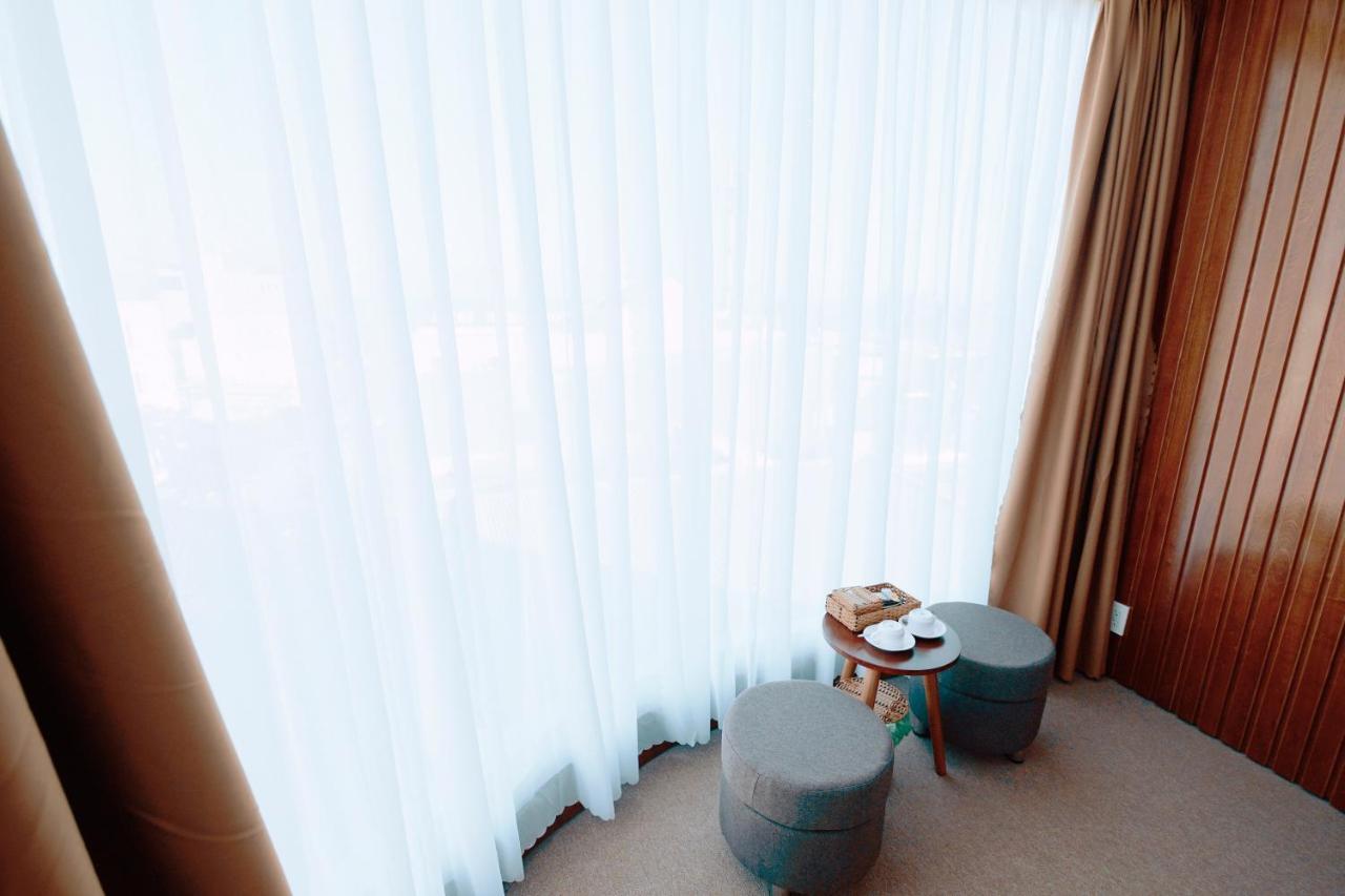 Mira Hotel Куи Нхон Екстериор снимка