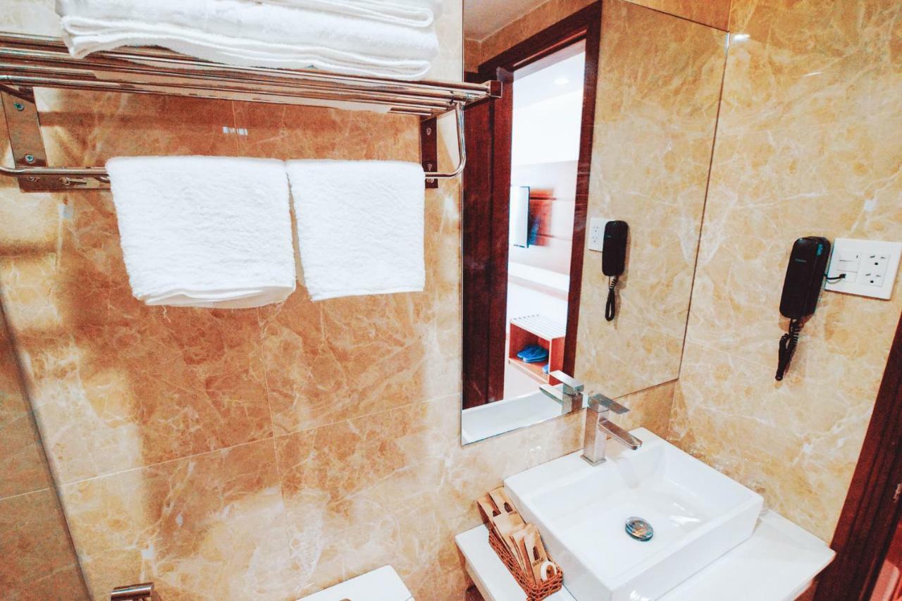 Mira Hotel Куи Нхон Екстериор снимка