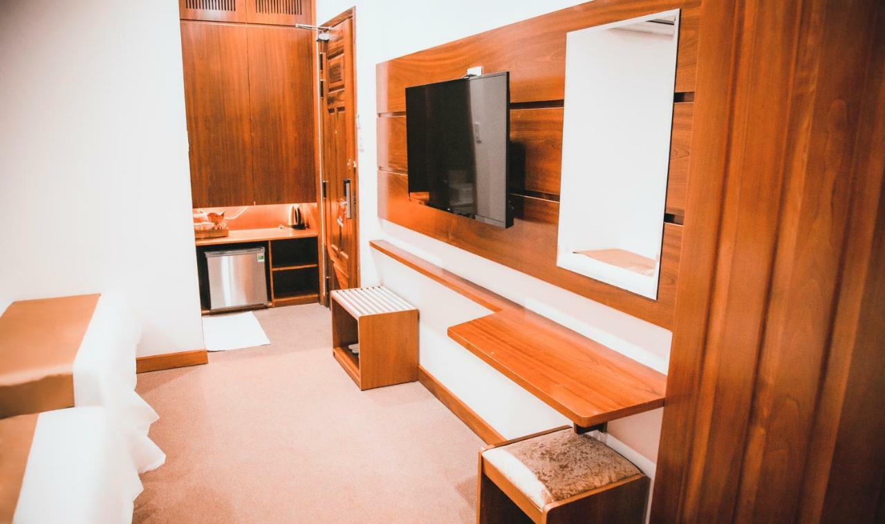 Mira Hotel Куи Нхон Екстериор снимка
